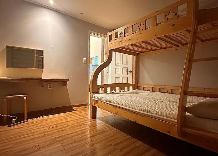 Spring Of Seogyo 307, 5 Minutes On Foot From Hongik Station Apartment Seoul