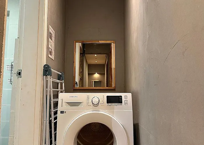 Apartment Spring Of Seogyo 307, 5 Minutes On Foot From Hongik Station Seoul