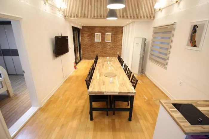 Spring Of Seogyo 307, 5 Minutes On Foot From Hongik Station Апартаменты Сеул