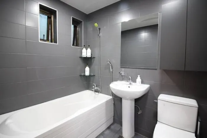 Апартаменты Spring Of Seogyo 307, 5 Minutes On Foot From Hongik Station *